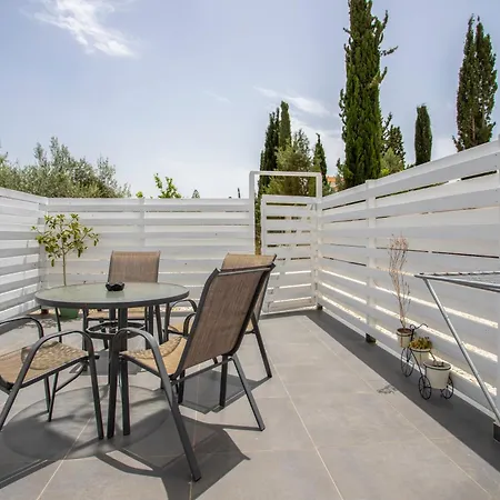 Dom wakacyjny 2bd Garden *