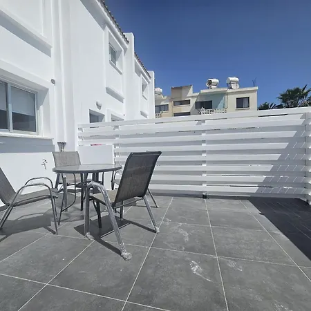 Ferienhaus 2bd Garden Paphos