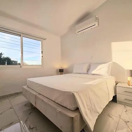 2bd Garden Ferienhaus