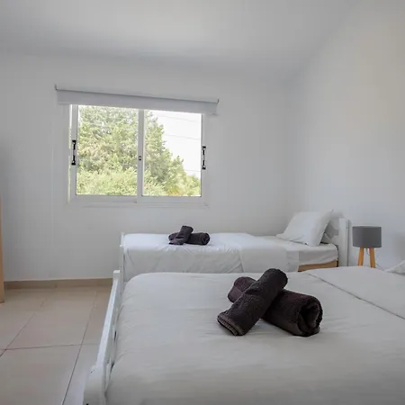 2bd Garden Semesterbostad