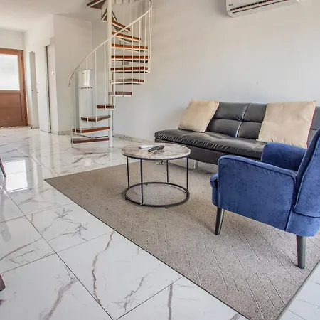 2bd Garden بيت للعطل *