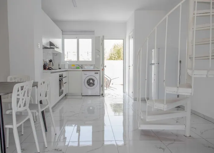 2bd Garden Holiday home Paphos